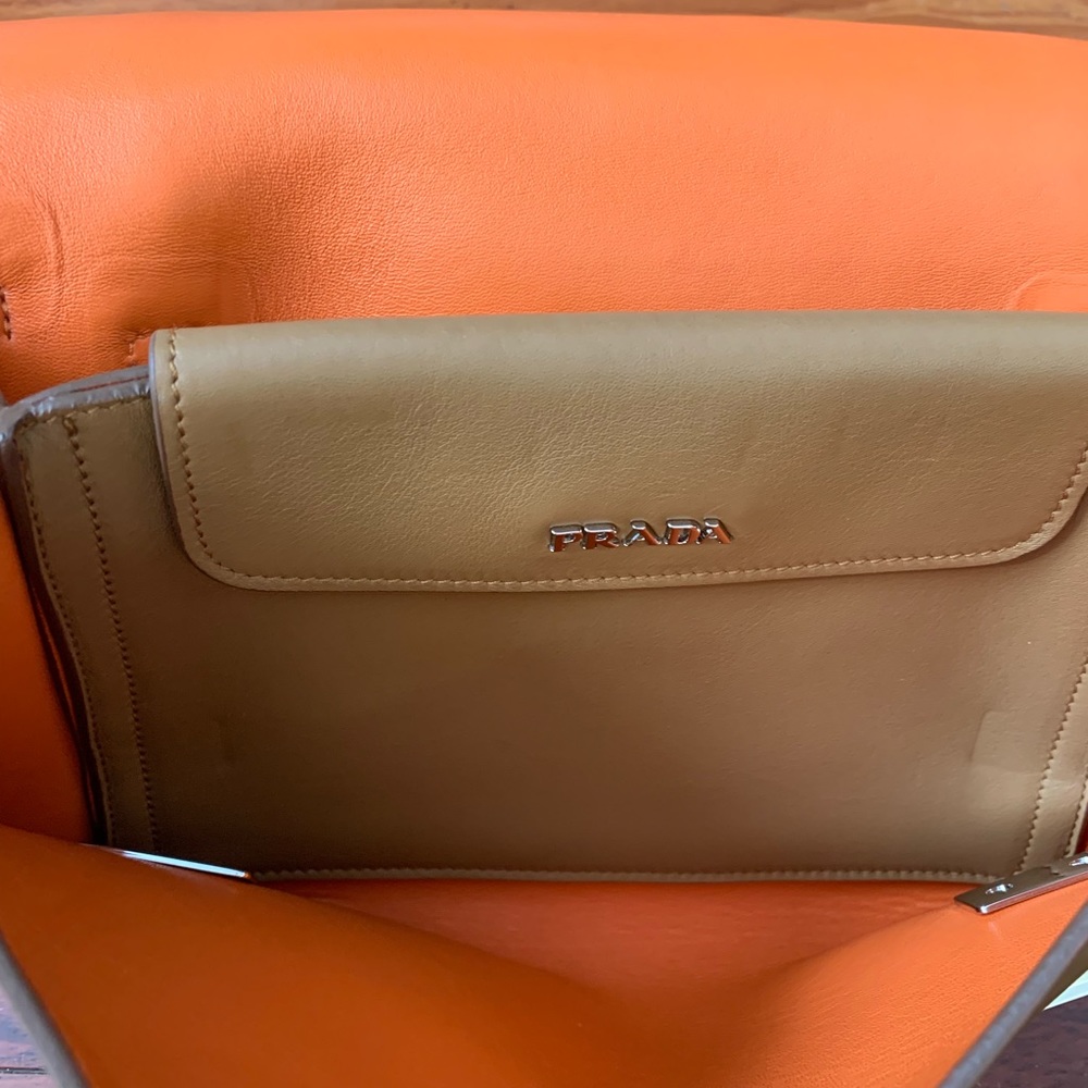 Nude Prada leather crossbody purse, dual pockets - Picture 8 of 8